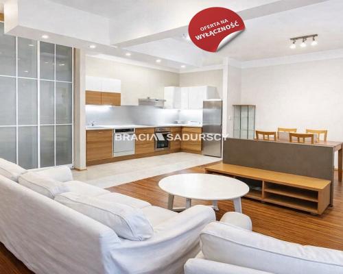 Jasne duże mieszkanie w centrum Krakowa.