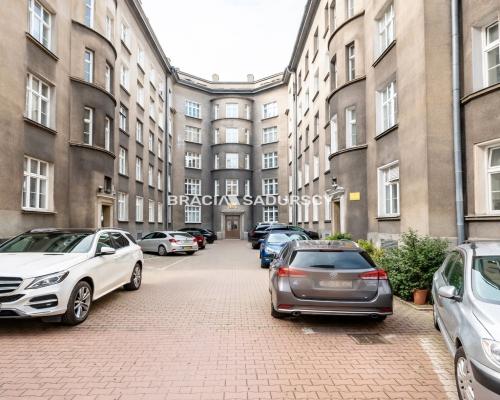 Jasne duże mieszkanie w centrum Krakowa.