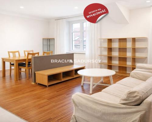 Jasne ustawne mieszkanie w centrum Krakowa.