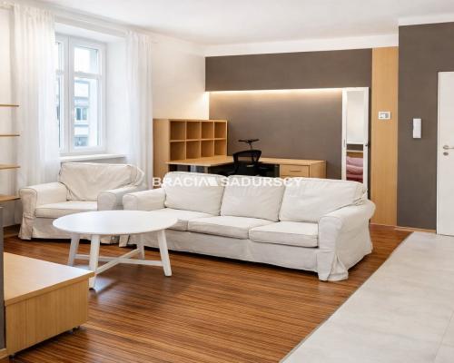 Jasne ustawne mieszkanie w centrum Krakowa.