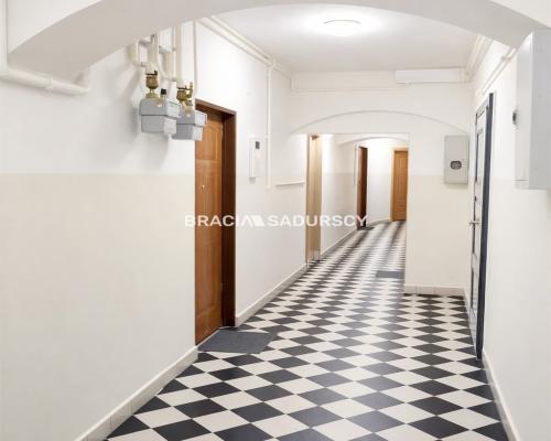 Jasne ustawne mieszkanie w centrum Krakowa.