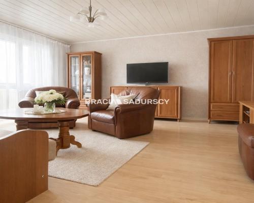 Os. Piastów - 3 pokoje z balkonem