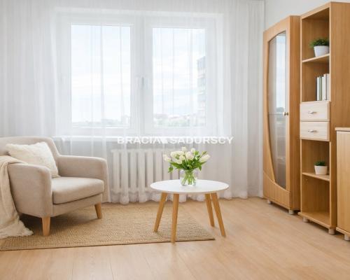 Os. Piastów - 3 pokoje z balkonem