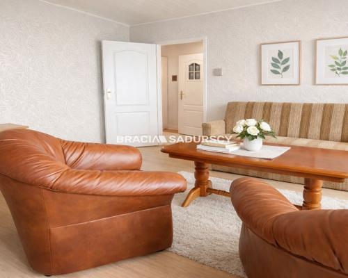 Os. Piastów - 3 pokoje z balkonem