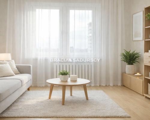 Os. Piastów - 3 pokoje z balkonem