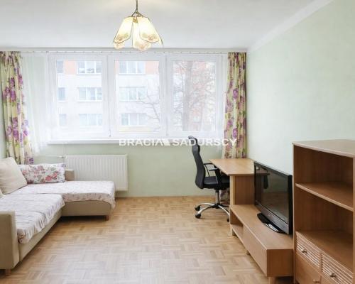 37m2, z ogromnym potencjałem, do remontu- Azory