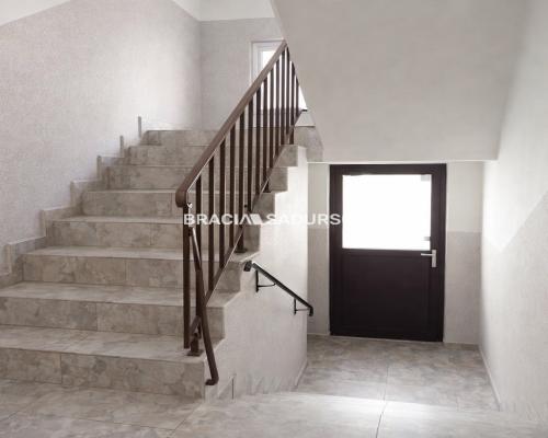 37m2, z ogromnym potencjałem, do remontu- Azory