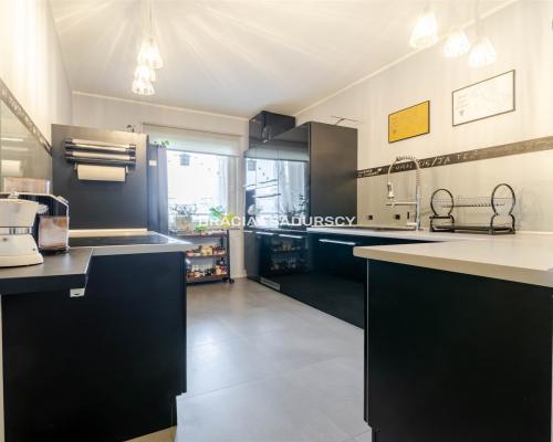 Mieszkanie z balkonem i miejscem postojowym