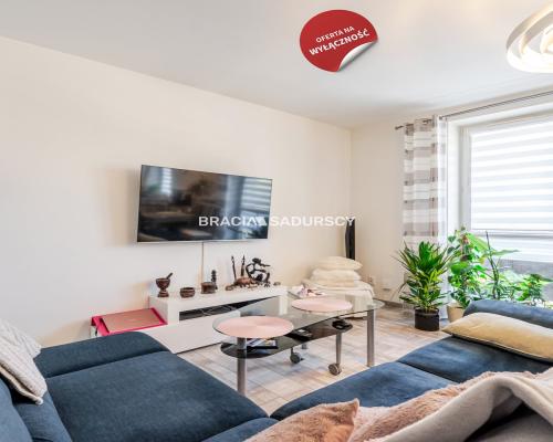 Osiedle Złocień. 3 pokojowe mieszkanie - 62,49 m 2 .   Dwustronne, funkcjonalne, rozkładowe mieszkanie, z balkonem na 1 piętr