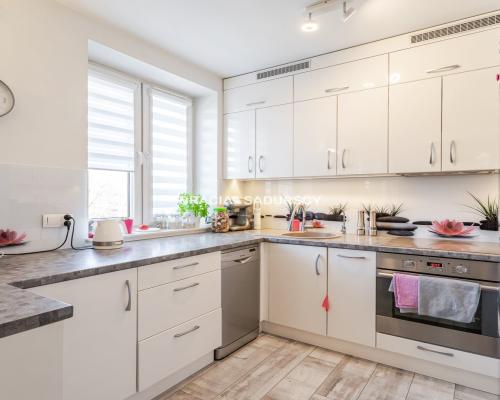 Osiedle Złocień. 3 pokojowe mieszkanie - 62,49 m 2 .   Dwustronne, funkcjonalne, rozkładowe mieszkanie, z balkonem na 1 piętr