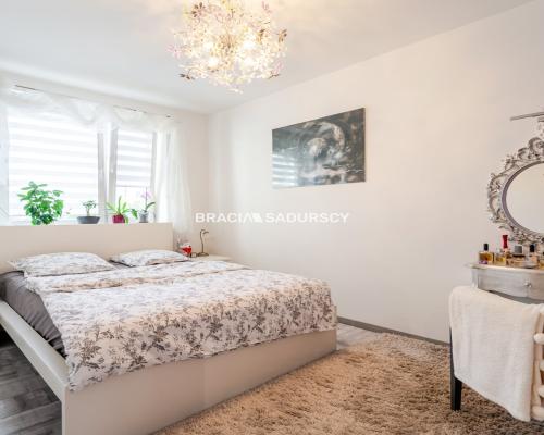 Osiedle Złocień. 3 pokojowe mieszkanie - 62,49 m 2 .   Dwustronne, funkcjonalne, rozkładowe mieszkanie, z balkonem na 1 piętr