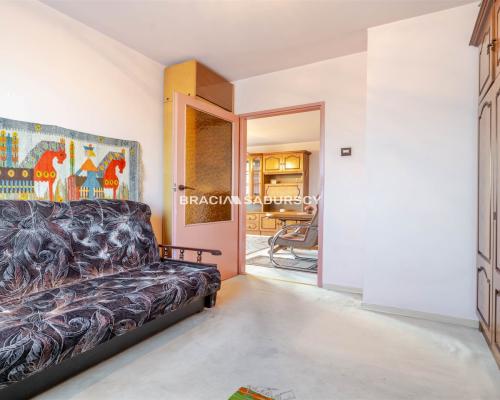 Kraków, Nowa Huta - Osiedle Krakowiaków  Na sprzedaż mieszkanie położone na 10. piętrze jedenastopiętrowego budy