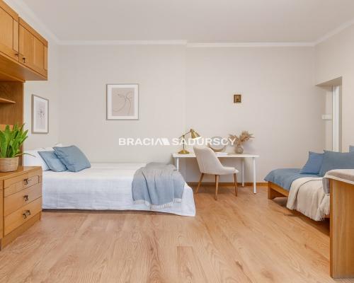 Na sprzedaż wyjątkowe mieszkanie inwestycyjne na Starym Mieście w okolicach Poczty Głównej.     Zadbana kamienica i po