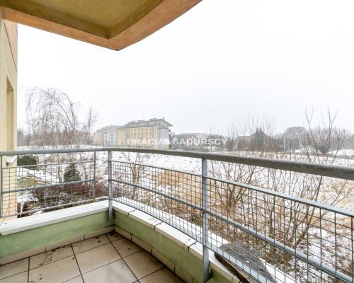 Przytulne mieszkanie z garażem podziemnym w południowej części Krakowa - spokojna dobrze skomunikowana okolica.  

  Biuro nier