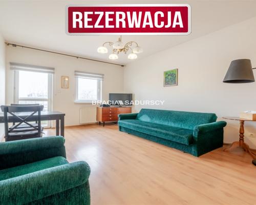 Przytulne mieszkanie z garażem podziemnym w południowej części Krakowa - spokojna dobrze skomunikowana okolica.    Biuro nier