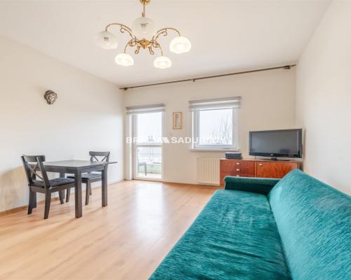 Przytulne mieszkanie z garażem podziemnym w południowej części Krakowa - spokojna dobrze skomunikowana okolica.    Biuro nier