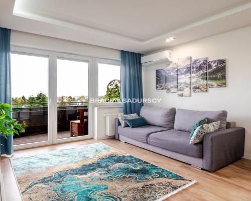 Nowoczesne 3‑pokojowe mieszkanie z klimatyzacją przy ul. Walerego Sławka - gotowe do wprowadzenia!   Na sprzedaż jasne, przes