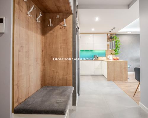 Nowoczesne 3‑pokojowe mieszkanie z klimatyzacją przy ul. Walerego Sławka - gotowe do wprowadzenia!   Na sprzedaż jasne, przes