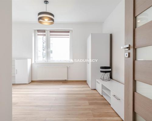 2 osobne pokoje, miejsce parkingowe, balkon