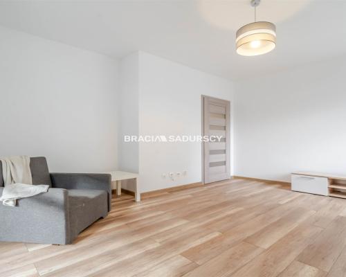 2 osobne pokoje, miejsce parkingowe, balkon