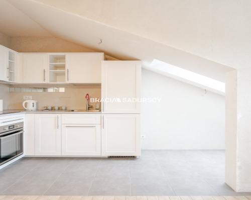 Łagiewniki, 3 pokojowe mieszkanie z garażem.