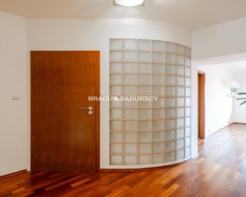 Duże 3 pokoje 79,8 m² | balkon | komórka | garaż | Wierzyńskiego | Kraków    Na sprzedaż przestronne miesz