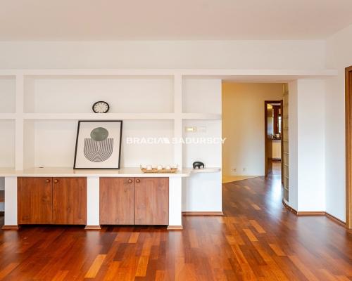 Duże 3 pokoje 79,8 m² | balkon | komórka | garaż | Wierzyńskiego | Kraków    Na sprzedaż przestronne miesz