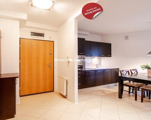 Duże 3 pokoje 79,8 m² | balkon | komórka | garaż | Wierzyńskiego | Kraków    Na sprzedaż przestronne miesz