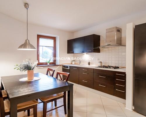 Duże 3 pokoje 79,8 m² | balkon | komórka | garaż | Wierzyńskiego | Kraków    Na sprzedaż przestronne miesz