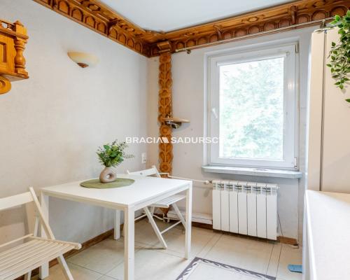 3 pok z osbną kuchnią ul. Zielińska.