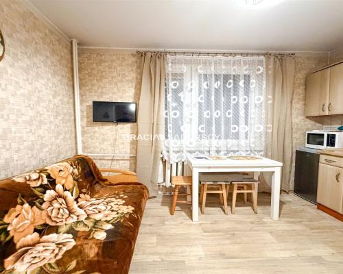 2pok na Białoruskiej, 4 piętro, winda, loggia