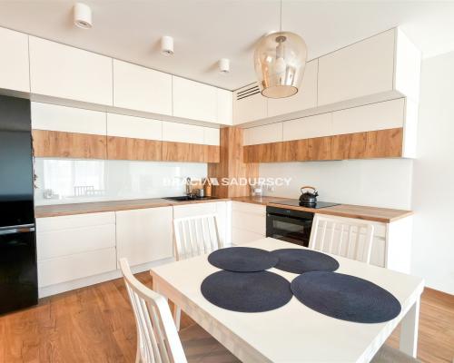 Wynajmę 3-pok z 2 balkonami, umeblowane - od zaraz