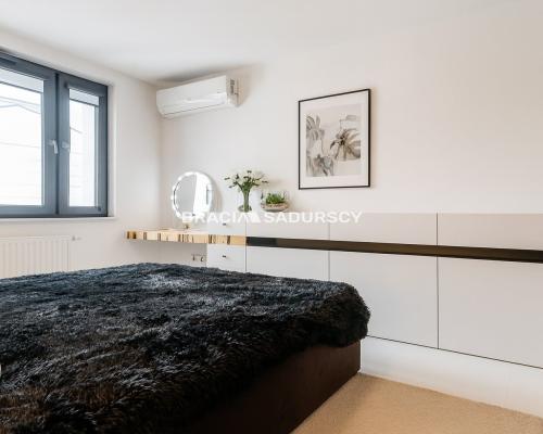 NOWOCZESNY APARTAMENT, 3-POK UL. MADALIŃSKIEGO