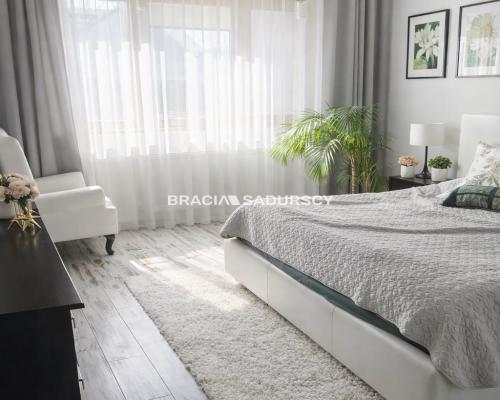 4 pok.mieszkanie 90m2,ogródek.garaż,m.postojowe!