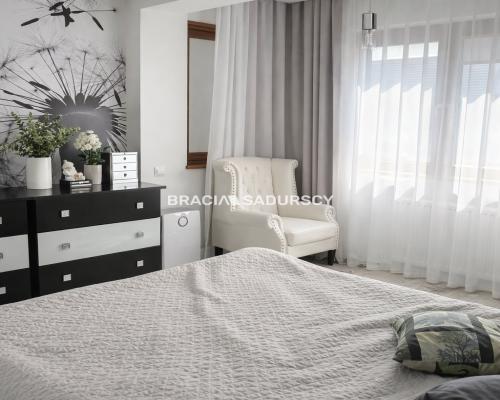 4 pok.mieszkanie 90m2,ogródek.garaż,m.postojowe!