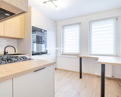 Świeżo wyremontowane 2 pokoje w centrum