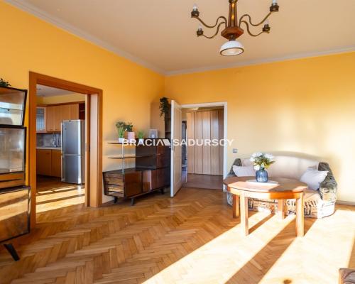 Przestronne / osobne pokoje / tramwaj 50 m