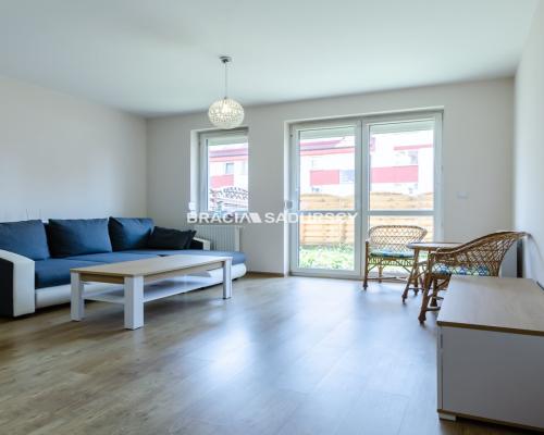 2 pokoje z ogródkiem