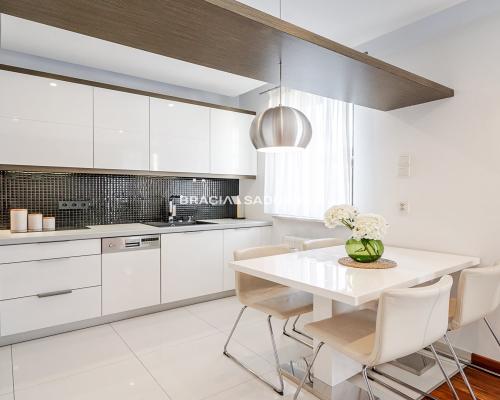 51m2  jasne 2-pok. mieszk. 2 balkony, klima. Bagry