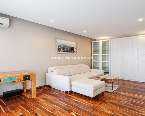 51m2  jasne 2-pok. mieszk. 2 balkony, klima. Bagry