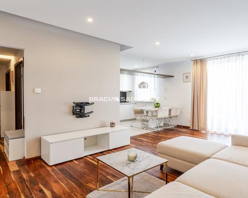 51m2  jasne 2-pok. mieszk. 2 balkony, klima. Bagry