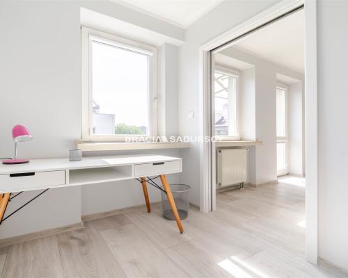 ul. Nowohucka - 2-pokojowe mieszkanie z balkonem