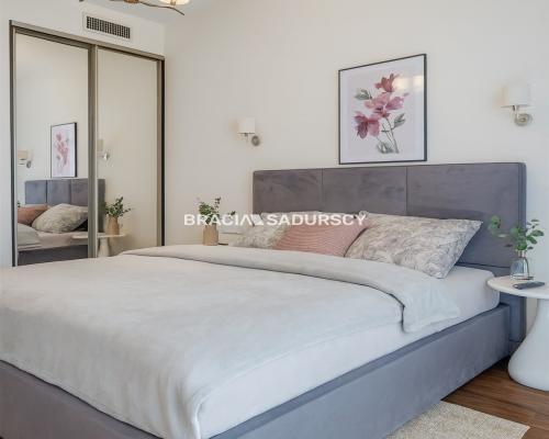 Wygodny elegancki apartament w centrum.