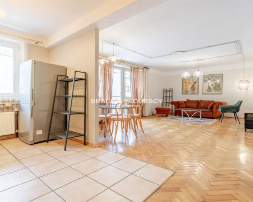 Kameralne mieszkanie blisko centrum.