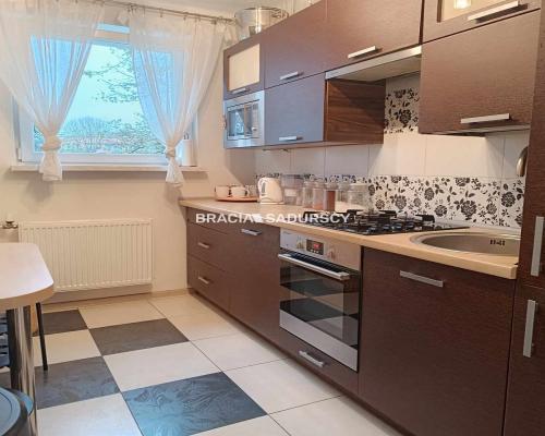 2 POKOJE / 46M2 / OSOBNA KUCHNIA / BALKON