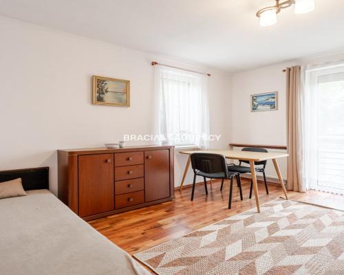 Do wynajęcia jasne i przestronne 2-pokojowe mieszkanie - Prądnik Czerwony, ul. Nuszkiewicza    Oferujemy na wynajem atrakcyjn