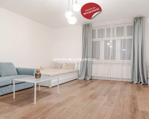 Wolne od już|os. Oficerskie|garderoba|