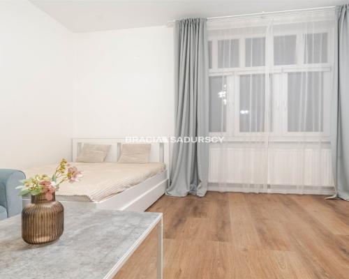 Wolne od już|os. Oficerskie|garderoba|