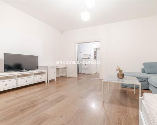 Wolne od już|os. Oficerskie|garderoba|