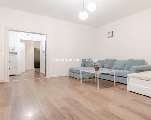 Wolne od już|os. Oficerskie|garderoba|